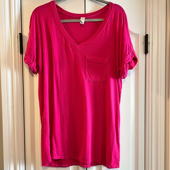 Tops - Pink oversized tee